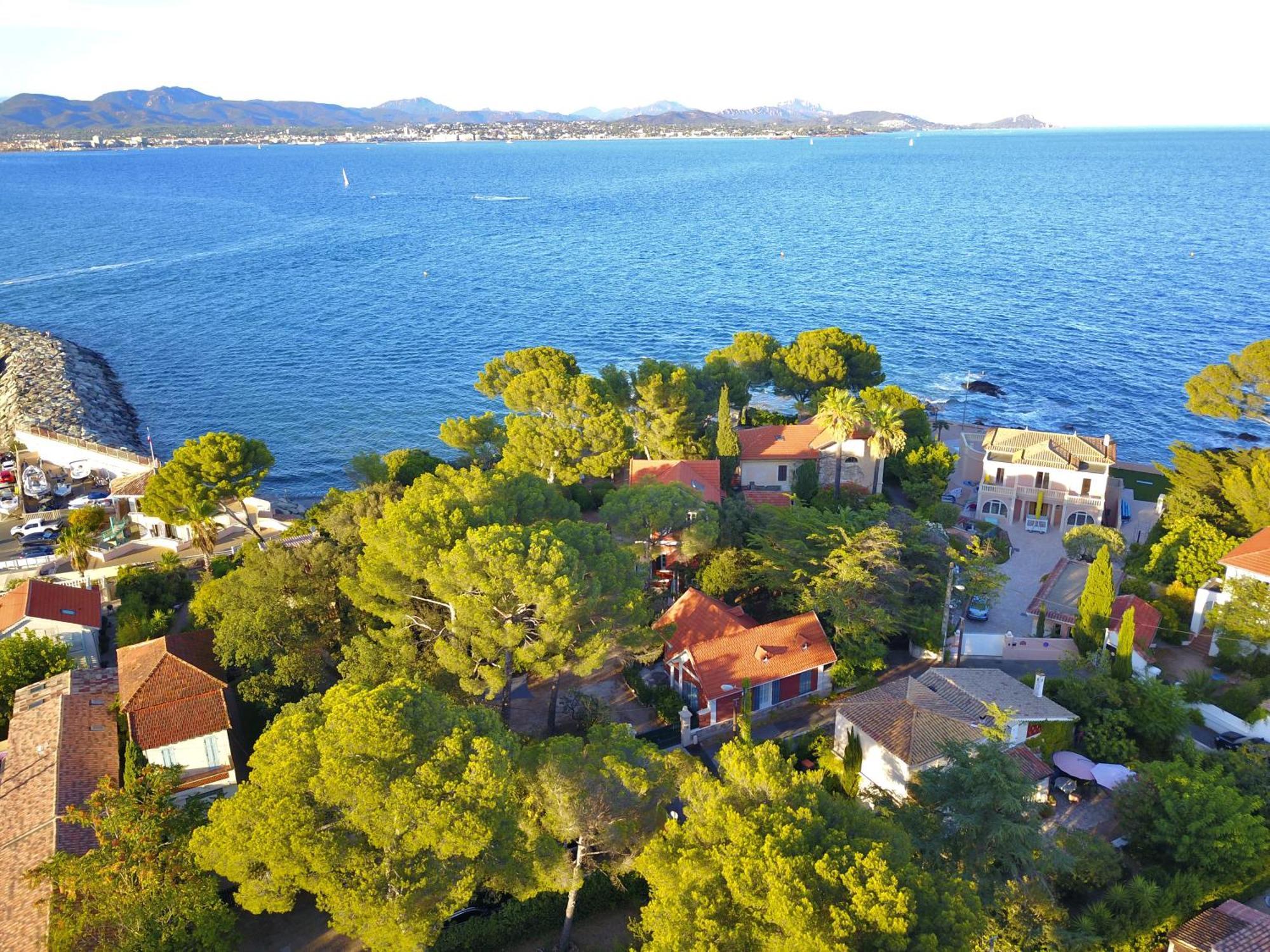 Unique Maison Pieds Dans L'eau * Fréjus